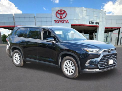 Certified 2025 Toyota Grand Highlander AWD image 2