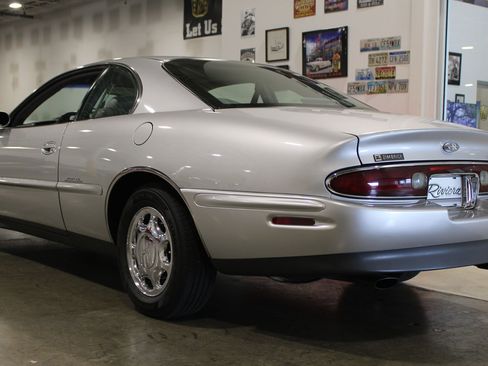 Used 1999 Buick Riviera Supercharged Coupe FWD image 5