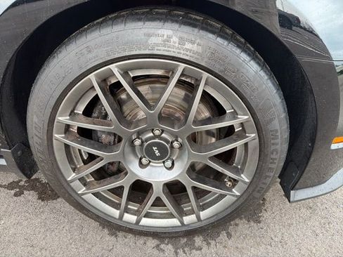 Used 2011 Ford Mustang Shelby GT500 w/ SVT Performance Pkg image 5