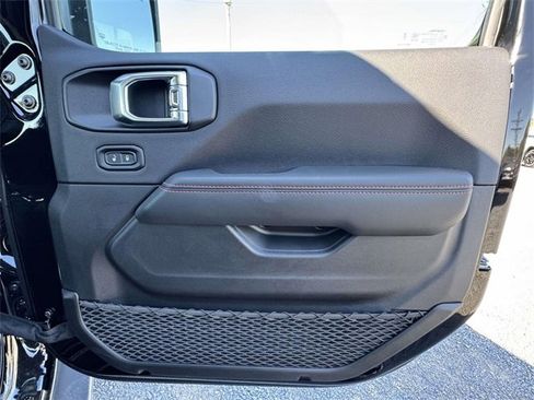 New 2025 Jeep Wrangler Unlimited Rubicon image 13