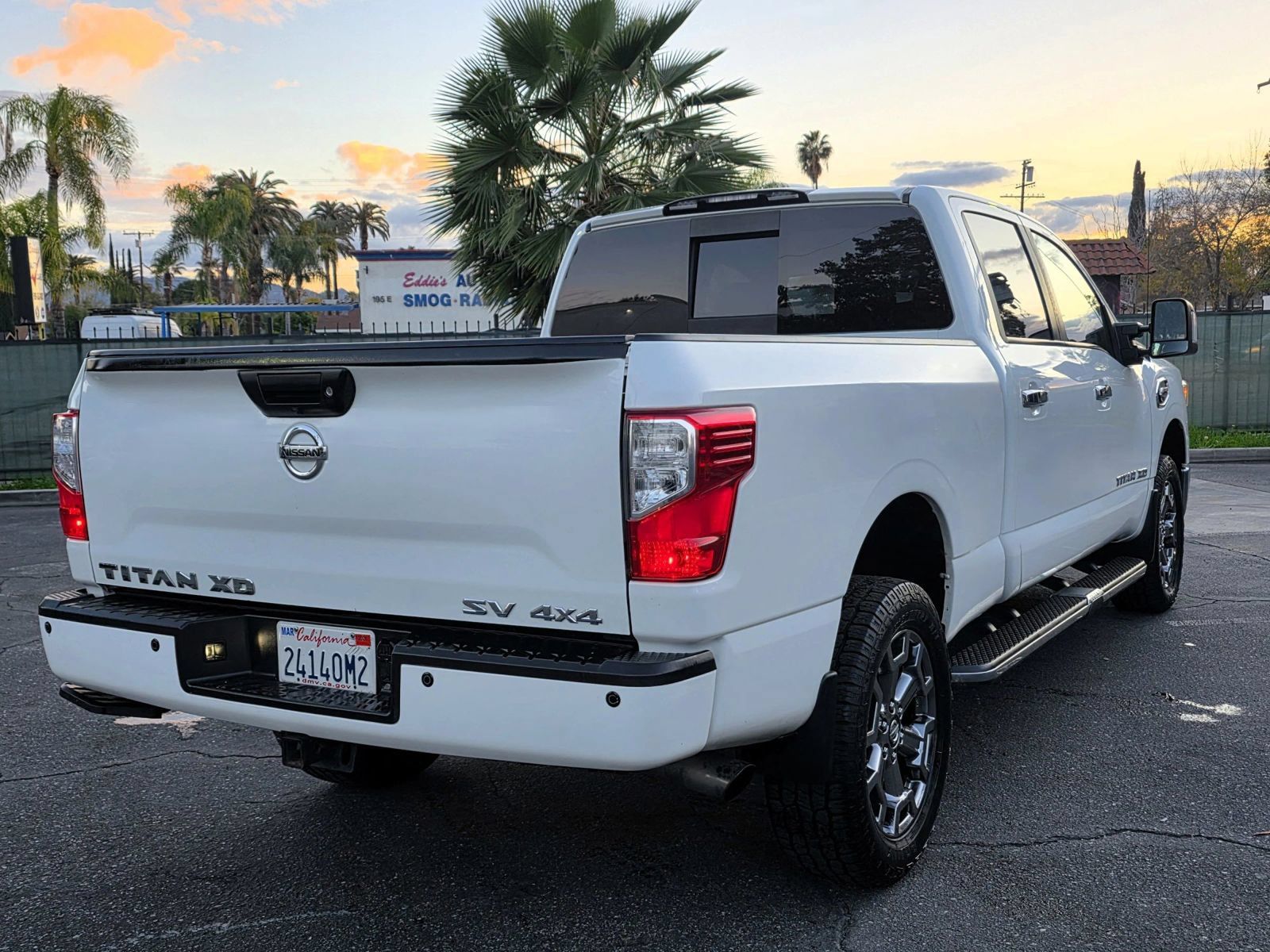 Used 2017 Nissan Titan SV AWD/4WD image 3
