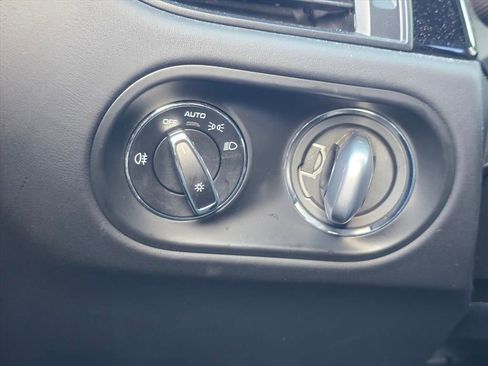 Used 2023 Porsche Macan Turbo image 21