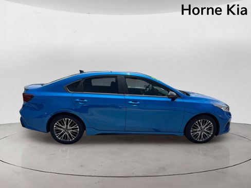 Certified 2022 Kia Forte GT-Line FWD image 3