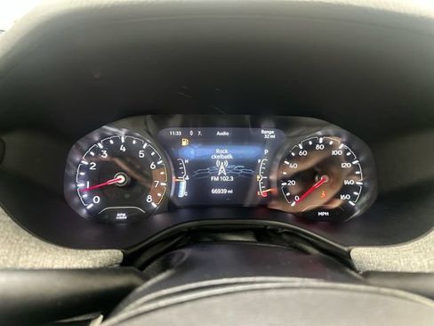 Used 2024 Jeep Compass Latitude AWD/4WD image 11