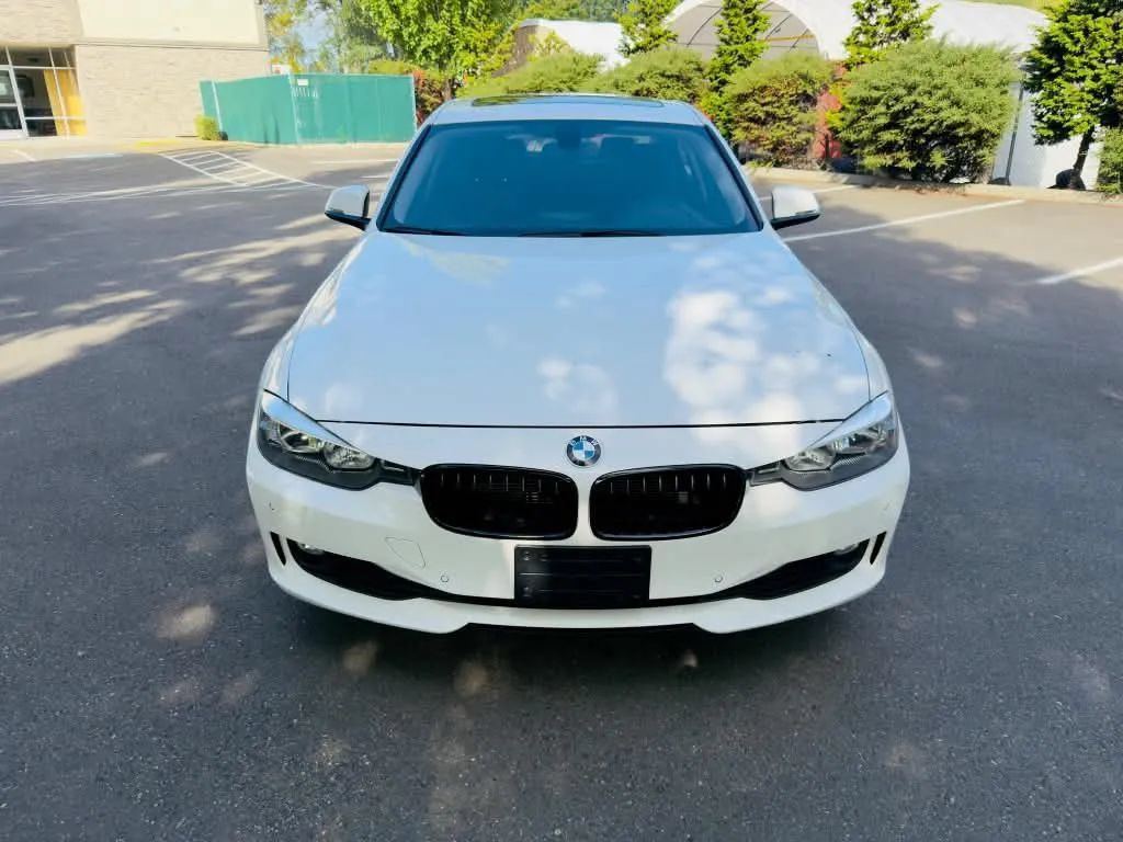 Used 2015 BMW 320i xDrive Sedan AWD/4WD image 7