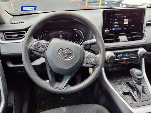 Used 2023 Toyota RAV4 LE FWD image 13