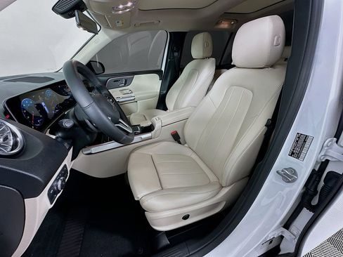 Used 2021 Mercedes-Benz GLB 250 image 20