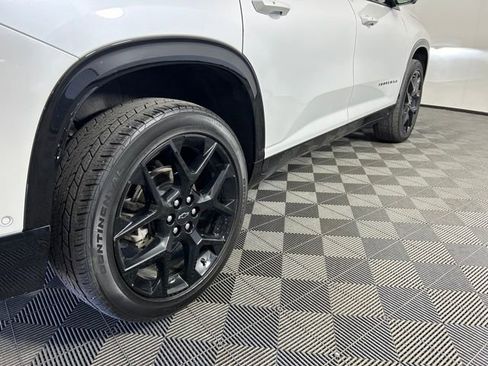 Used 2024 Chevrolet Traverse RS image 5