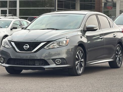 Used 2018 Nissan Sentra SR w/ Technology Package FWD image 9