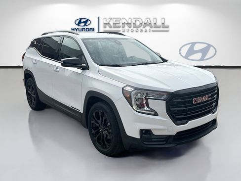 Used 2022 GMC Terrain SLT w/ Elevation Edition FWD image 1