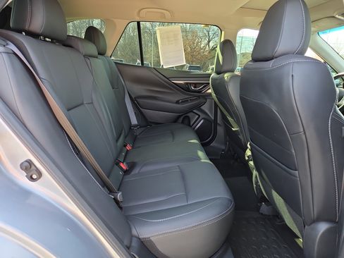 Used 2020 Subaru Outback Limited image 15