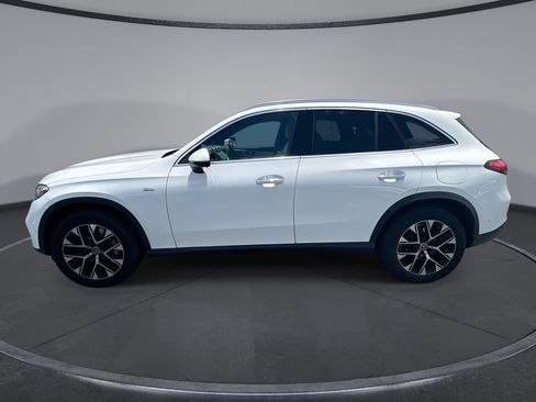 Used 2025 Mercedes-Benz GLC 350e 4MATIC image 5