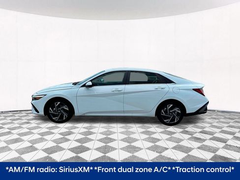 Used 2025 Hyundai Elantra Limited image 5