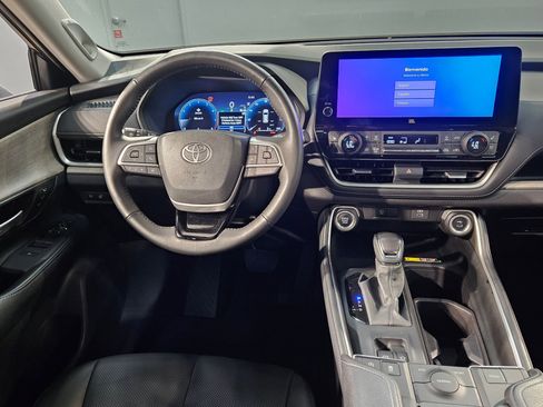 Certified 2025 Toyota Grand Highlander FWD image 9