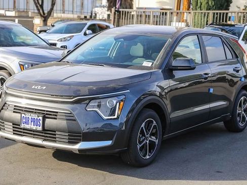 New 2026 Kia Niro LX image 12