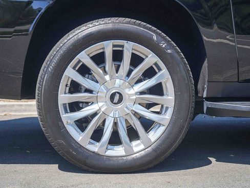 Used 2024 Cadillac Escalade ESV Premium Luxury image 13