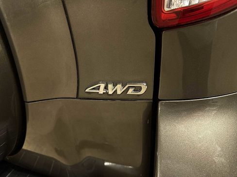 Used 2009 Toyota RAV4 Limited image 27