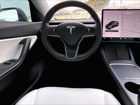 Used 2021 Tesla Model Y Long Range image 5