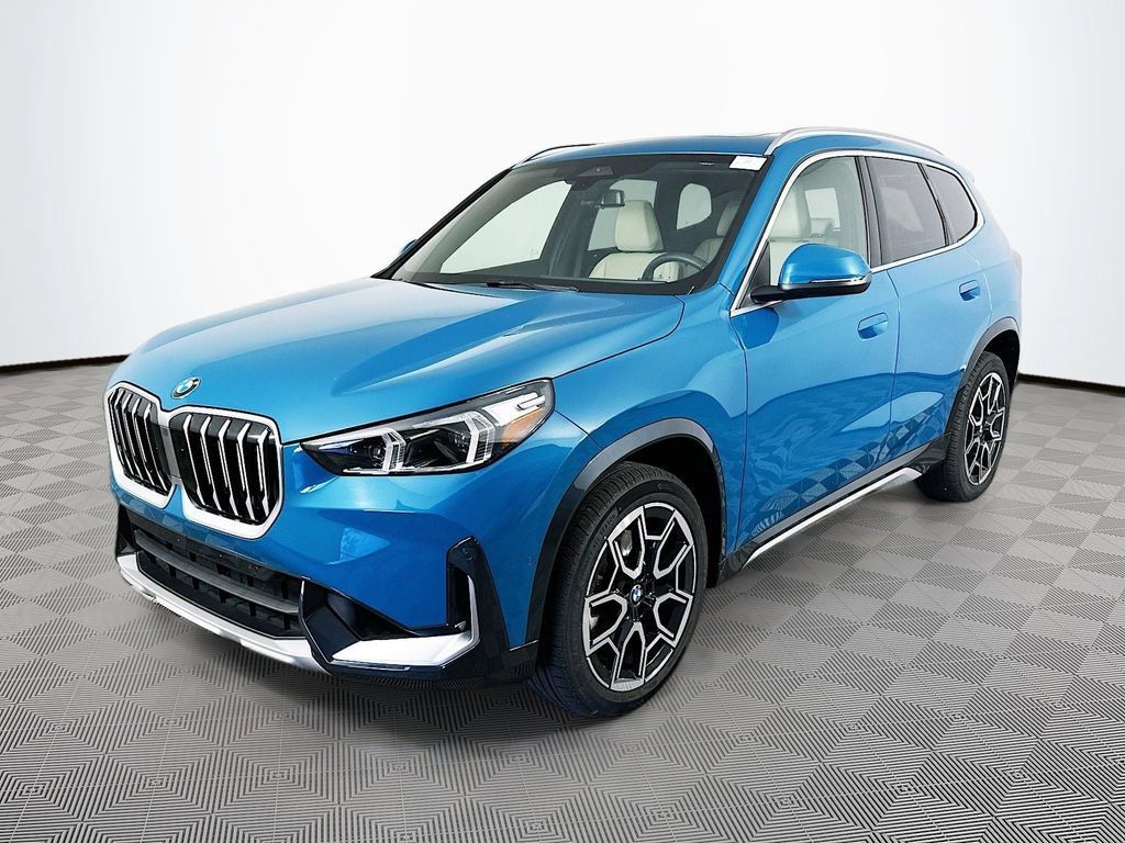 Used 2025 BMW X1 xDrive28i w/ Convenience Package AWD/4WD image 4