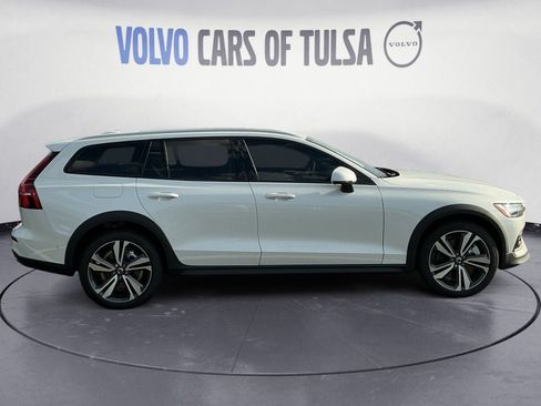 New 2026 Volvo V60 B5 Cross Country Plus w/ Protection Package Premier AWD/4WD image 6