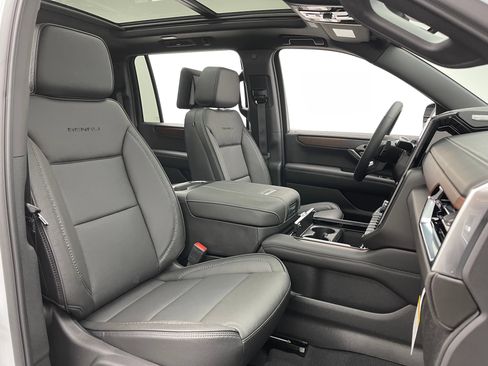 New 2026 GMC Yukon XL Denali w/ Denali Reserve Package AWD/4WD image 42