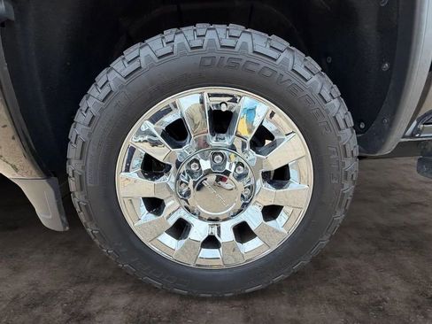 Used 2016 GMC Sierra 2500 Denali w/ Duramax Plus Package AWD/4WD image 9