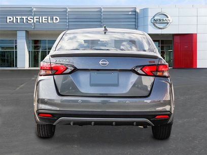 New 2025 Nissan Versa SR w/ Trunk Package