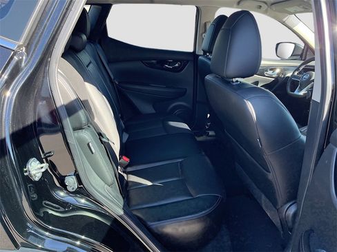 Used 2022 Nissan Rogue Sport SL image 29