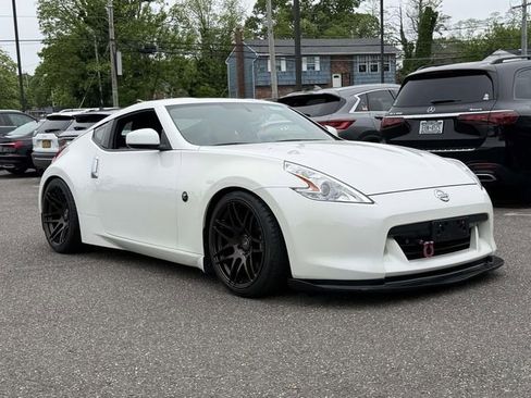 Used 2012 Nissan 370Z Touring w/ Sport Pkg RWD image 2