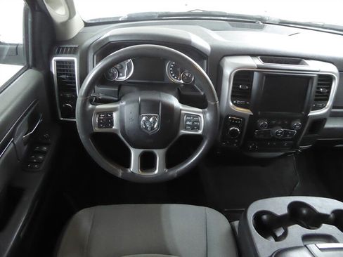 Used 2022 RAM 1500 Classic SLT w/ Electronics Group AWD/4WD image 8