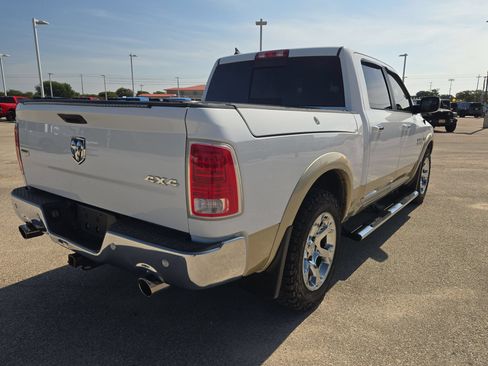 Used 2016 RAM 1500 Laramie w/ Convenience Group AWD/4WD image 3