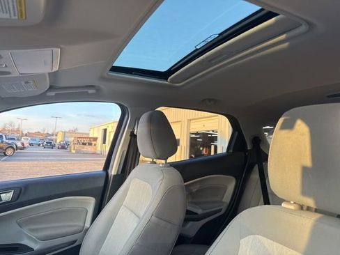 Used 2021 Ford EcoSport SE w/ SE Convenience Package image 9