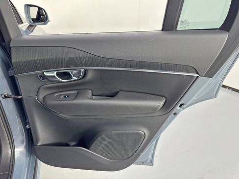 Used 2020 Volvo XC90 T6 Momentum image 45