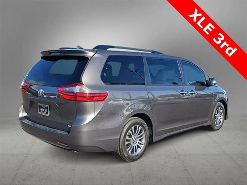 Used 2020 Toyota Sienna XLE image 8