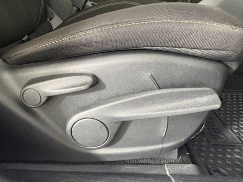 Used 2015 Jeep Cherokee Latitude w/ Cold Weather Group image 29