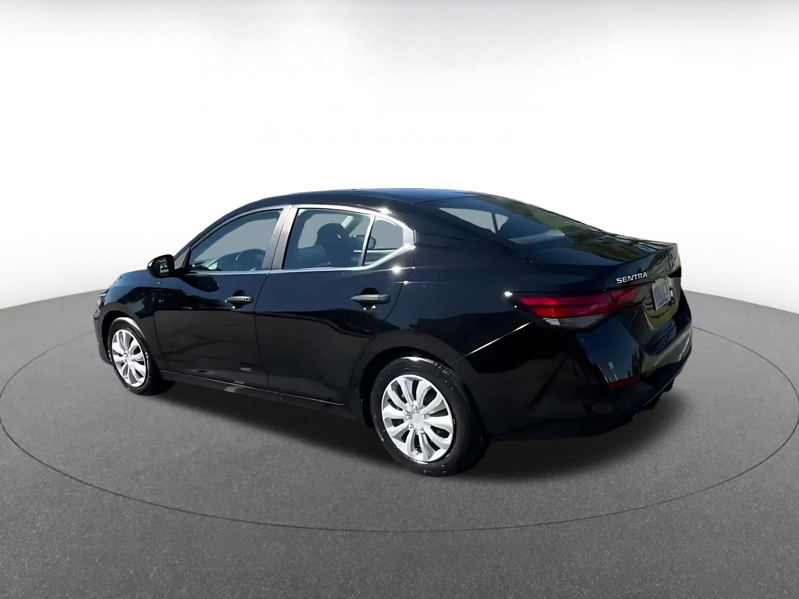 Used 2025 Nissan Sentra S FWD image 9