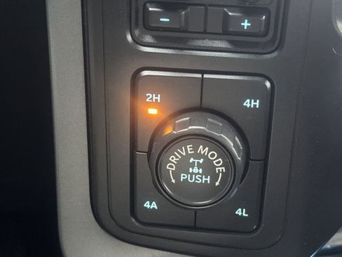 Used 2021 Ford F150 Lariat AWD/4WD image 33