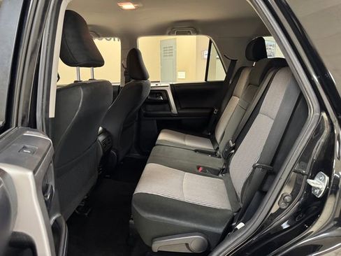 Used 2017 Toyota 4Runner SR5 AWD/4WD image 17