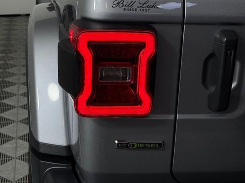 Certified 2021 Jeep Wrangler Unlimited Sahara image 11