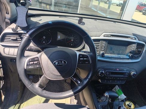 Used 2019 Kia Sorento AWD w/ LX Convenience Package image 9