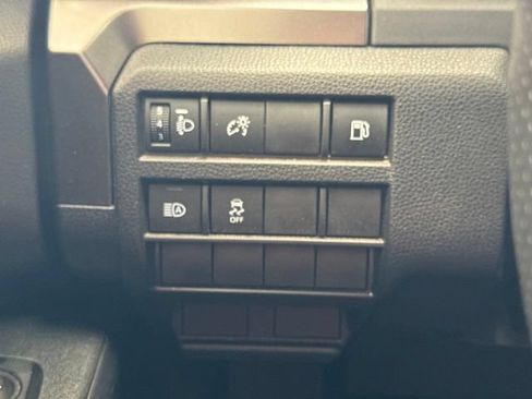 Used 2025 Toyota 4Runner SR5 AWD/4WD image 9
