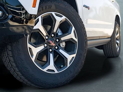 New 2026 GMC Yukon AT4 w/ AT4 Premium Package AWD/4WD image 2