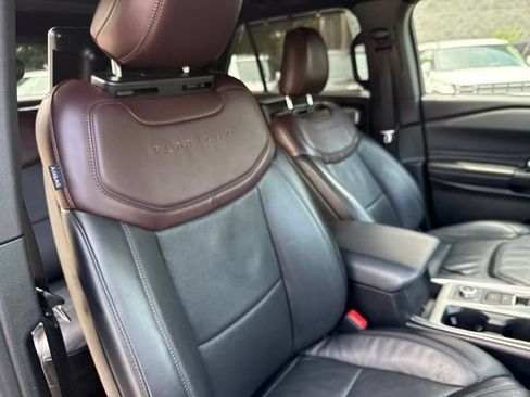 Used 2020 Ford Explorer Platinum w/ Premium Technology Package AWD/4WD image 30