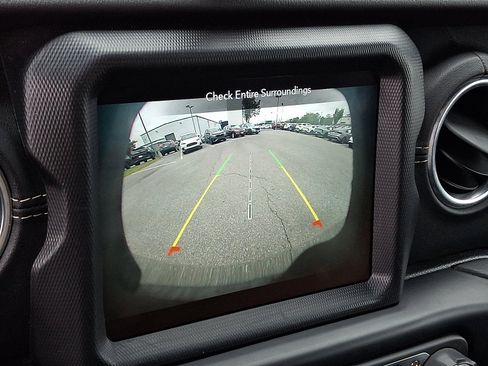 Used 2021 Jeep Wrangler Unlimited Sahara image 19