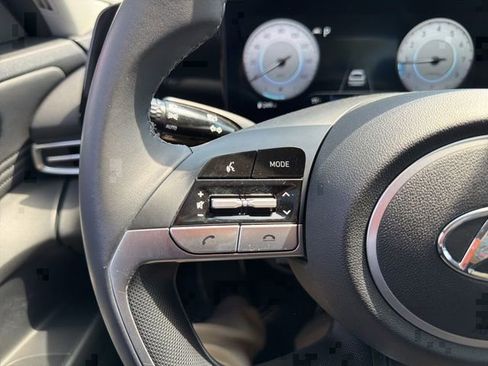 Certified 2023 Hyundai Elantra Limited FWD image 20