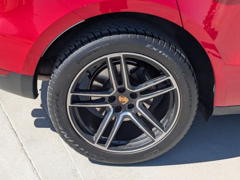Used 2021 Porsche Macan AWD/4WD image 13