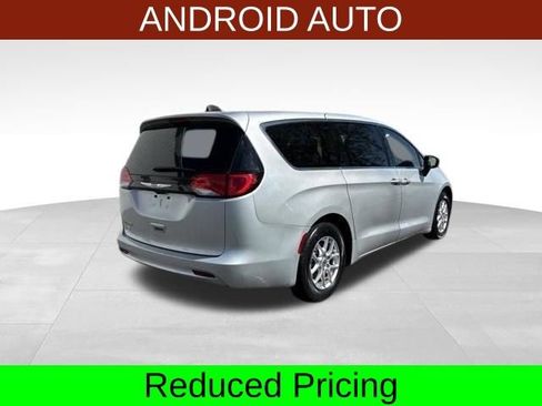 Used 2024 Chrysler Voyager LX FWD image 7