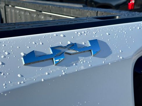 Used 2025 GMC Sierra 1500 SLT image 18