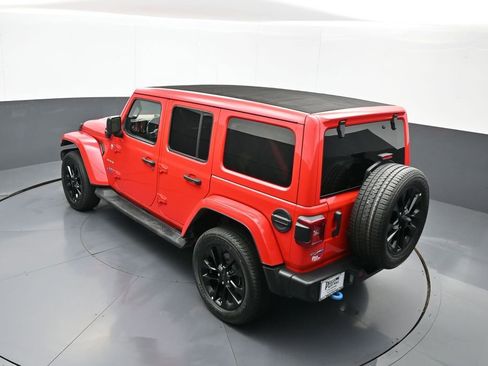 Used 2022 Jeep Wrangler Unlimited Sahara w/ Cold Weather Group AWD/4WD image 41
