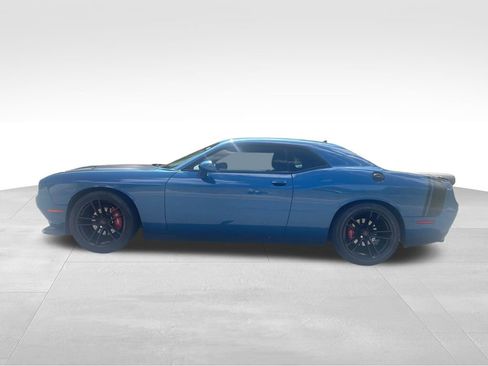 Used 2021 Dodge Challenger SXT w/ Blacktop Package image 8